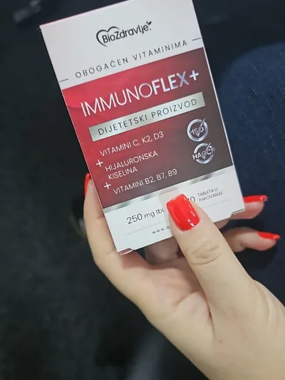 ImmunoFlex+ pakovanje u ruci, izbliza